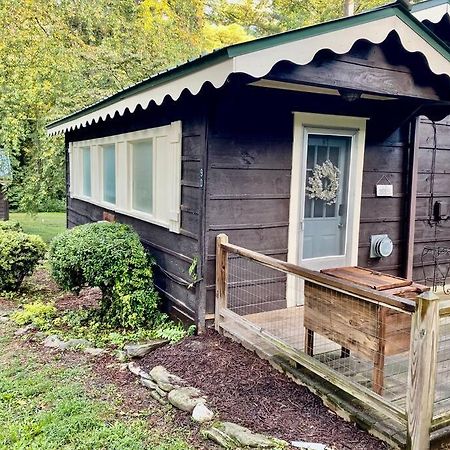 The Garden Cottage เฮนเดอร์สันวิลล์ ภายนอก รูปภาพ