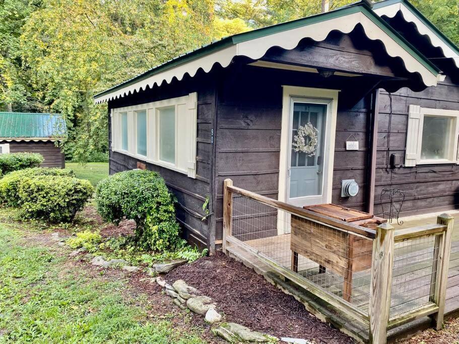 The Garden Cottage เฮนเดอร์สันวิลล์ ภายนอก รูปภาพ