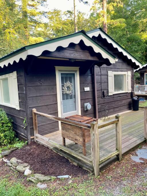 The Garden Cottage เฮนเดอร์สันวิลล์ ภายนอก รูปภาพ
